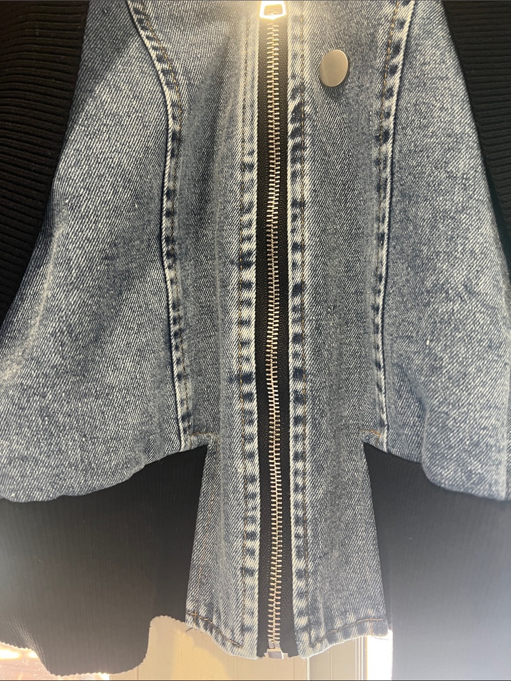 NWOT Denim jacket with black sweat shirt sleeves, size 2X - Picture 7 of 10